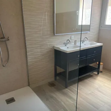 Maison De Charme Avec Patio Et Garage Prive Centre Tatil Evi *