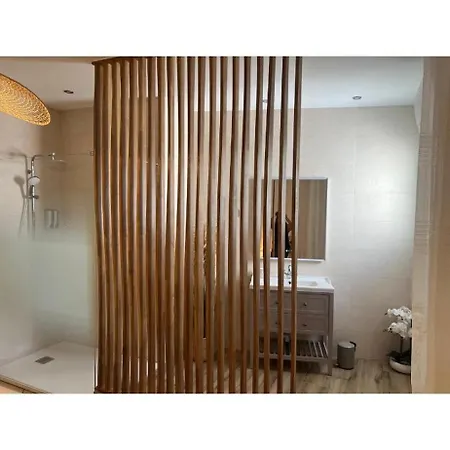 Casa de Férias Maison De Charme Avec Patio Et Garage Prive Centre Sète