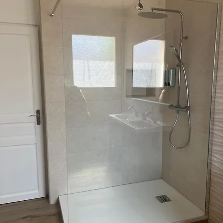 Maison De Charme Avec Patio Et Garage Prive Centre * Sète